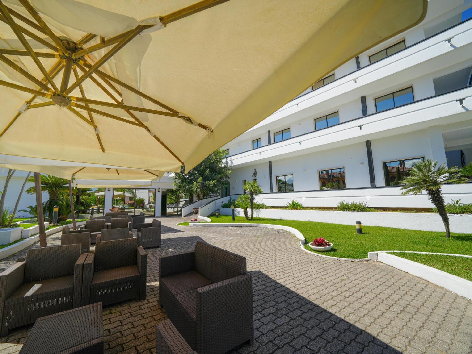 Hotel Club Clorinda Nuova Gestione 2024 Paestum Exterior photo